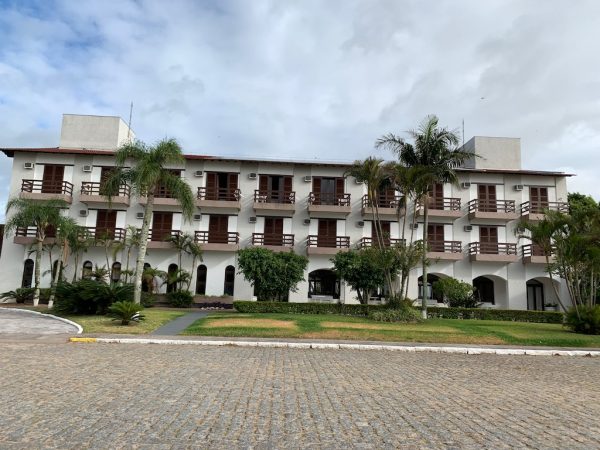 fachada do hotel das figueiras
