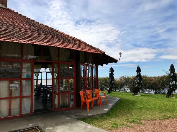 restaurante em frente ao rio guaíba