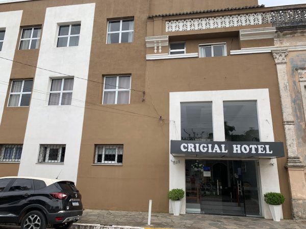 fachada do Crigial Hotel