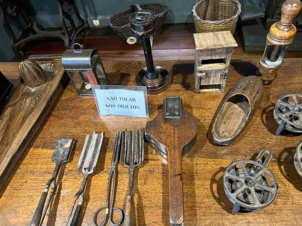 O que fazer em Novo Hamburgo: um dos objetos que vemos são os famosos sapatinhos alemães