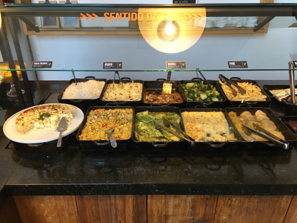 Sapiranga (RS): o buffet do restaurante Spettacolo é incrível e cheio de delícias