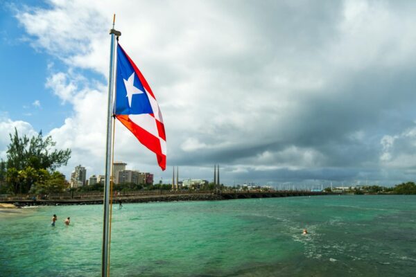 bandeira e praia de porto rico